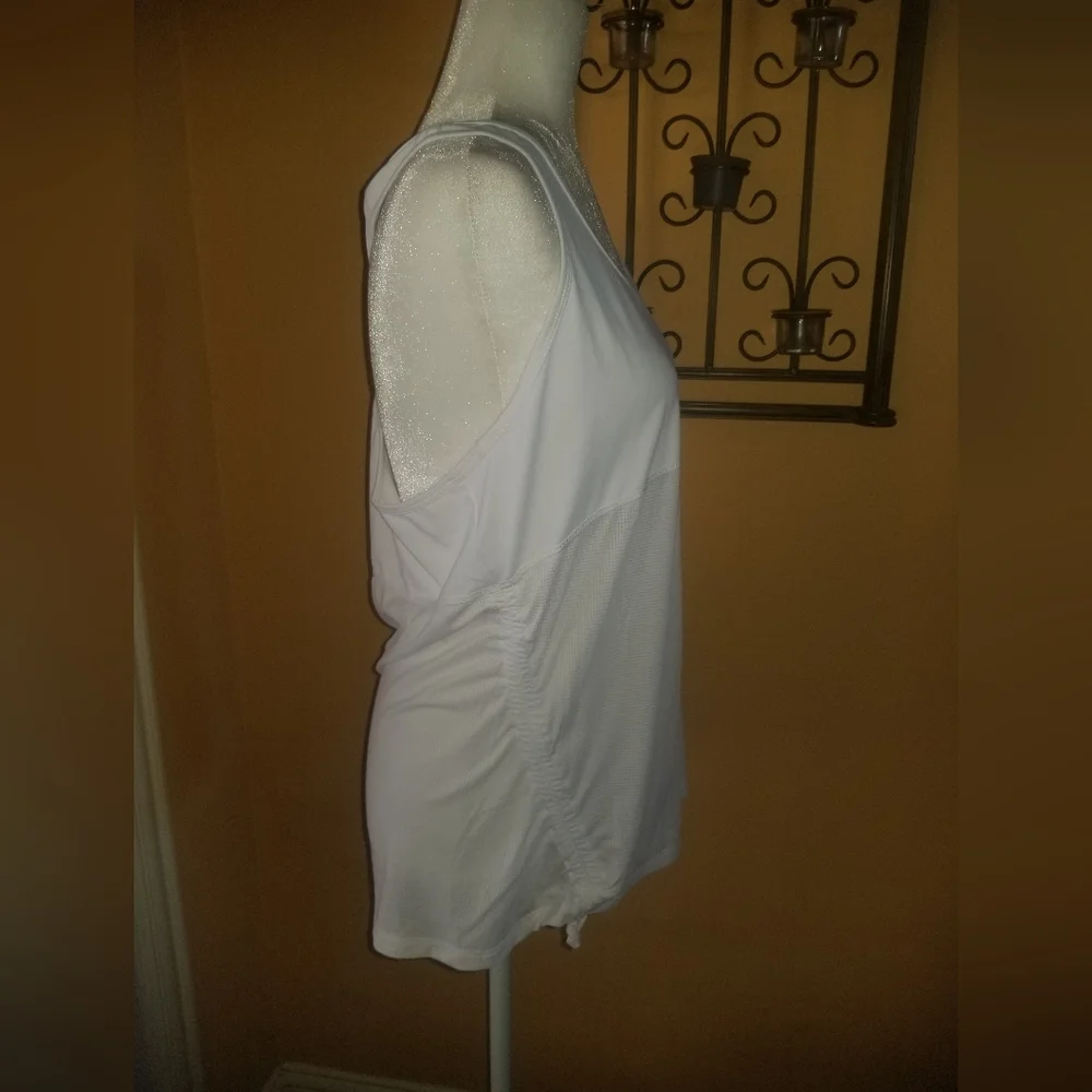 NWOT Fabletics Athletic Top - Picture 4 of 5